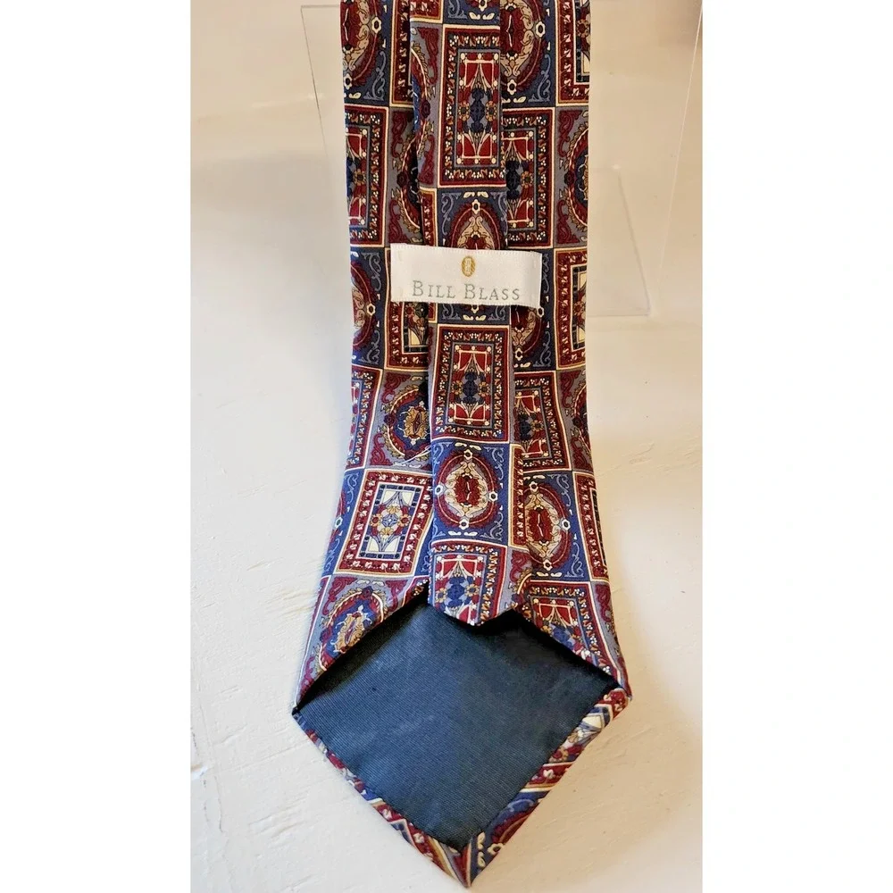 Men's Bill Blass Tie 100% Silk In Burgandy/ Blue Abstract